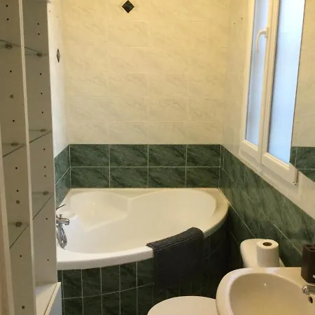 Appartement, Situation Ideale, 300m De La Plage *